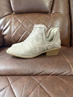 Sugar Western Taupe Studded Trim Low Heel Ankle Booties